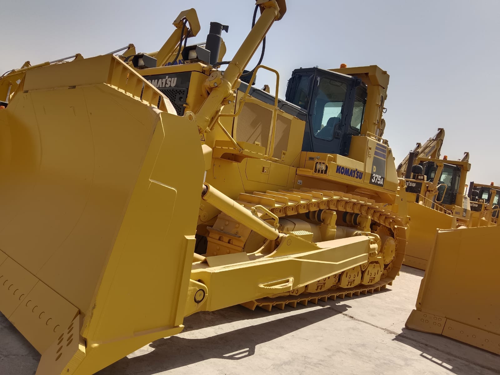 2025 Komatsu D375A-6R