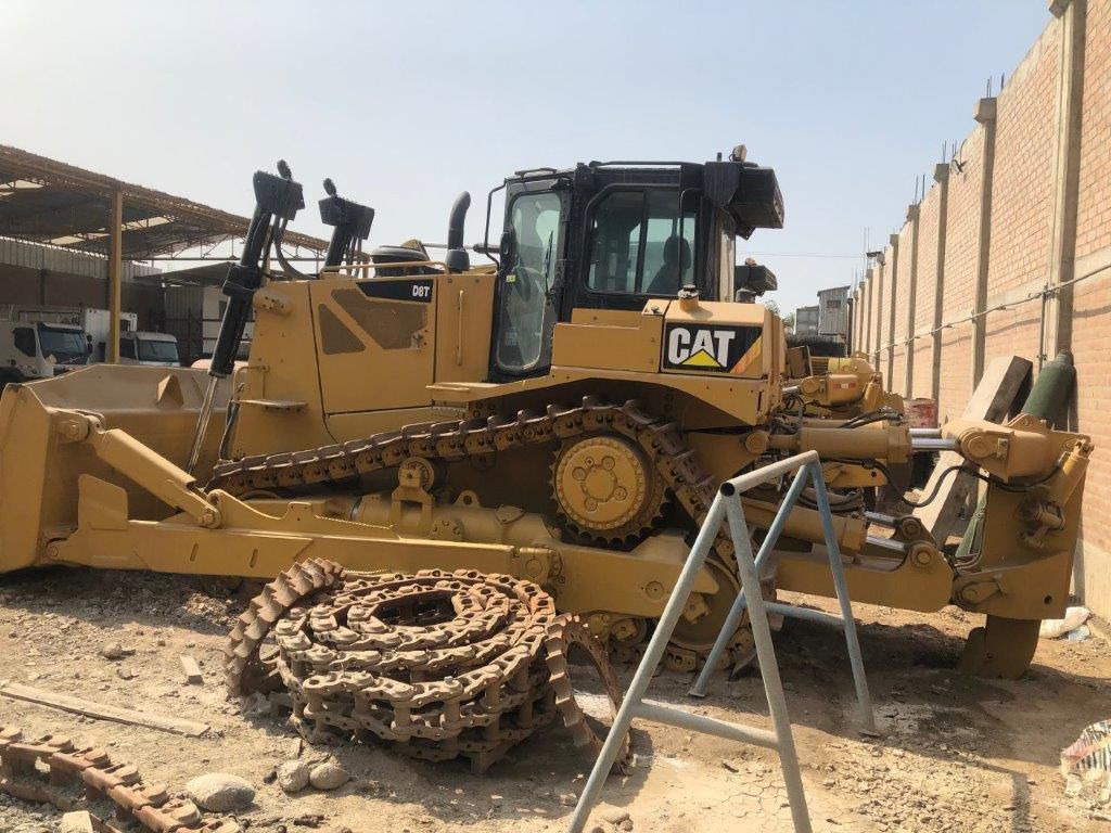 2018 CAT D8T
