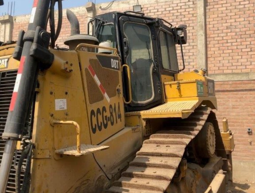 2018 CAT D8T